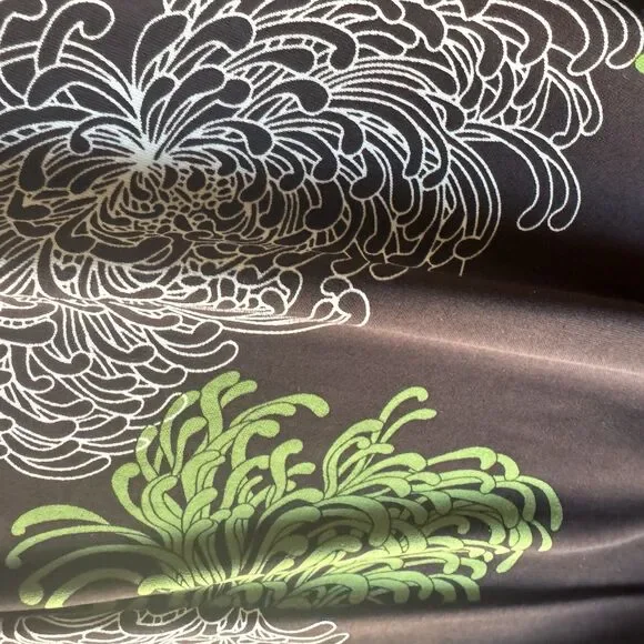 BCBG Maxazria Abstract Print V-Neck Wrap Dress With Tie Waist Size XS Brown - Picture 11 of 12